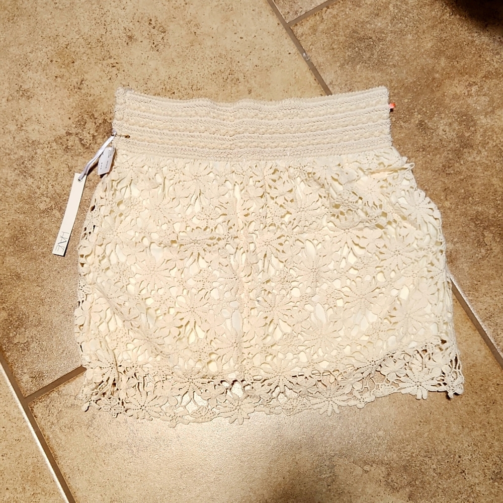 Haze islet crochet skirt